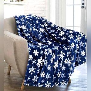 Huge Blue Snowflake ❄️ blanket, so cozy!
